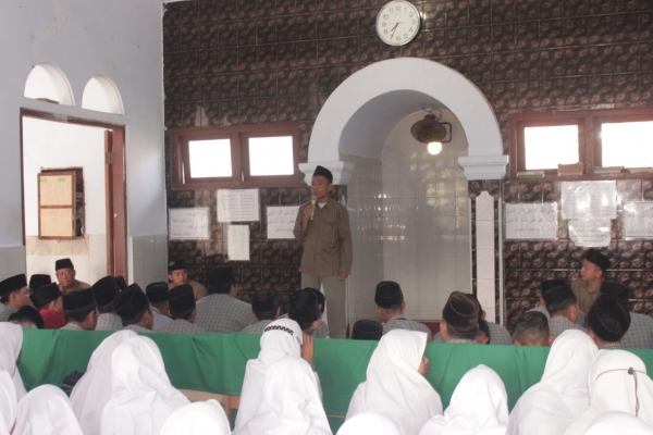 Memuji dan Meneladani Sunnahnya Rosulullah SAW